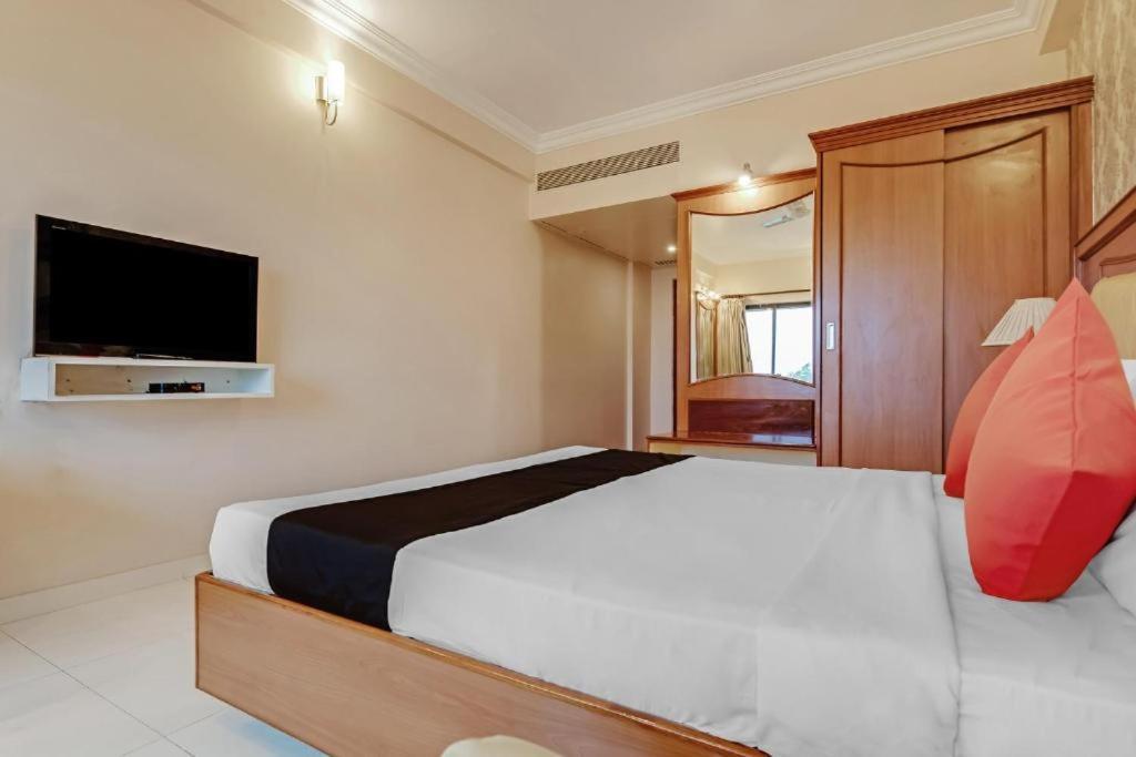 Hotel Devi Tower 세일럼 외부 사진