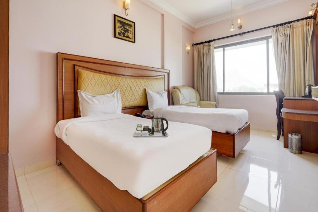 Hotel Devi Tower 세일럼 외부 사진