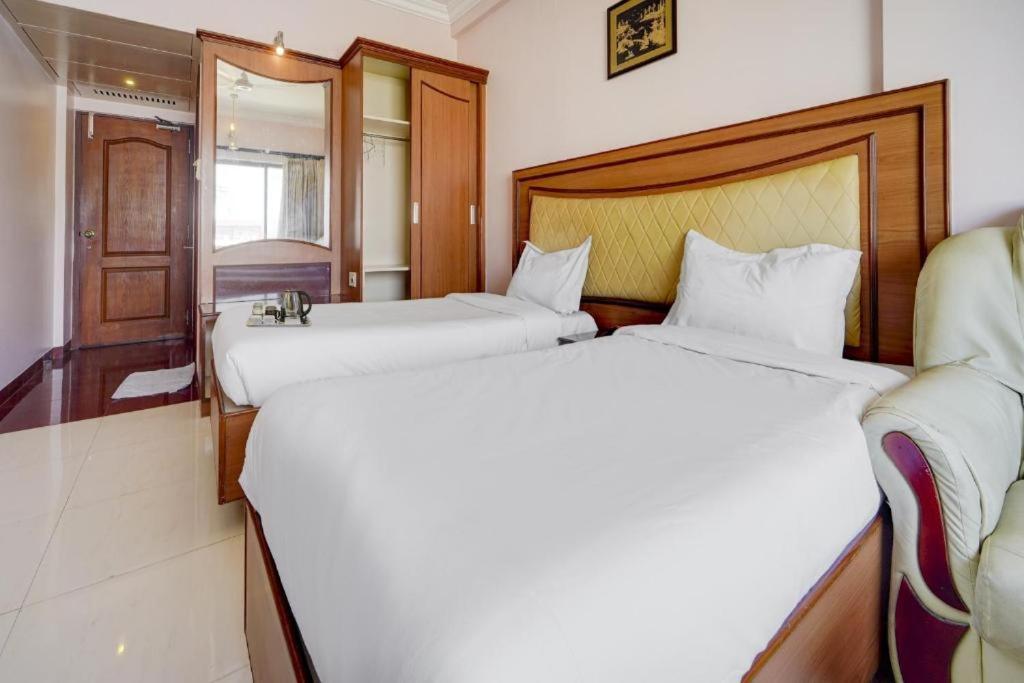 Hotel Devi Tower 세일럼 외부 사진