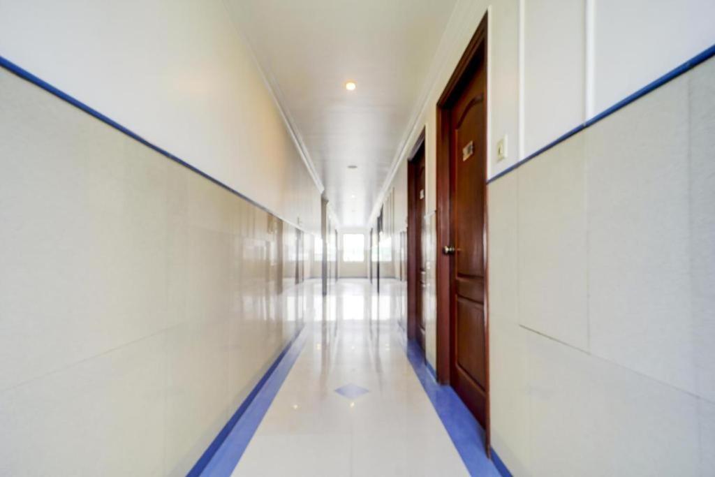 Hotel Devi Tower 세일럼 외부 사진