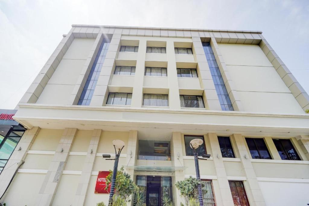 Hotel Devi Tower 세일럼 외부 사진